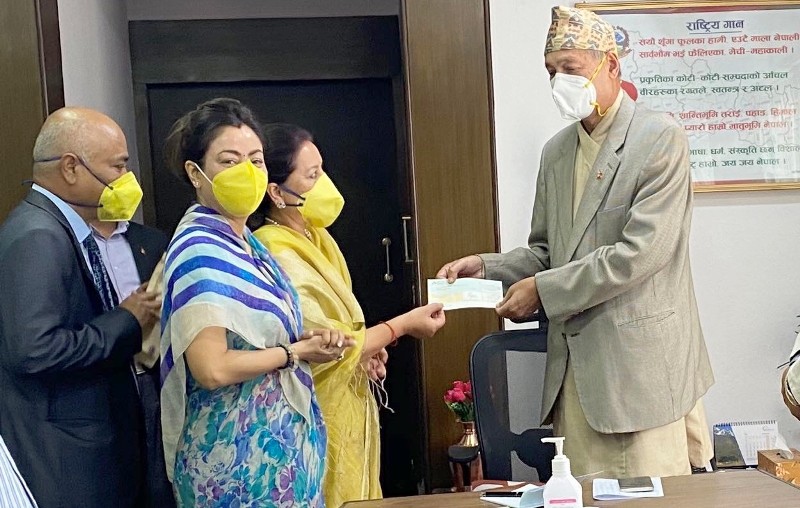 नेशनल लाईफ इन्स्योरेन्सद्धारा कोरोना रोकथाम कोषमा ५१ लाख सहयोग