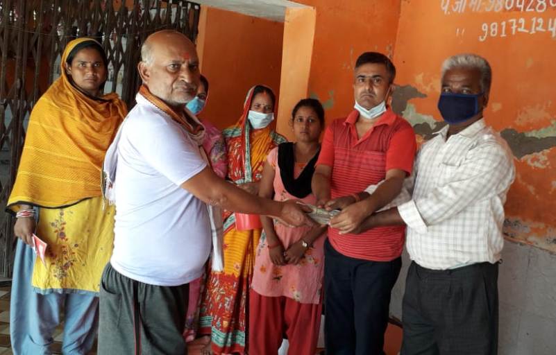 निर्धन उत्थान लघुवित्त वीरगंज शाखाद्वारा बीमा क्षतिपूर्ति हस्तान्तरण
