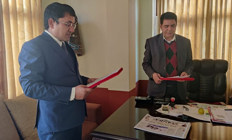 एनआईसी एशिया लघुवित्तका अध्यक्ष ढकालद्वारा पद तथा गोपनियताको शपथ