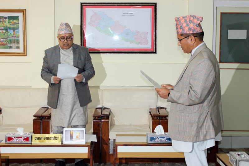अर्थसचिव रायद्वारा राष्ट्र बैंक सञ्चालक सदस्यको शपथ