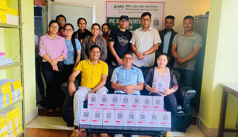 मोबाइल बैंकिङसँगै सदस्यहरुलाई क्यू.आर. सेवा प्रदान गर्दै मिर्मिरे
