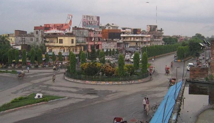 बैंकले आतंकित बनाएको भन्दै इटहरी बजार बन्द