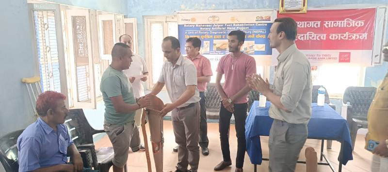 सनराइज बैंकद्वारा अंगभंग भएका व्यक्तिहरुलाई कृत्रिम अंग प्रदान