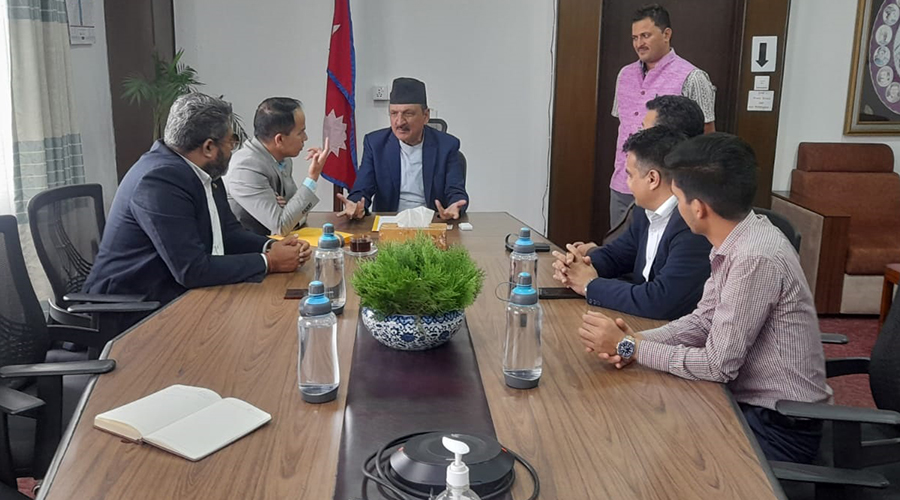 गाडी किन्न बैंकबाट ऋण लिने व्यवस्था सहज बनाउन अर्थमन्त्रीसँग नाडाको माग
