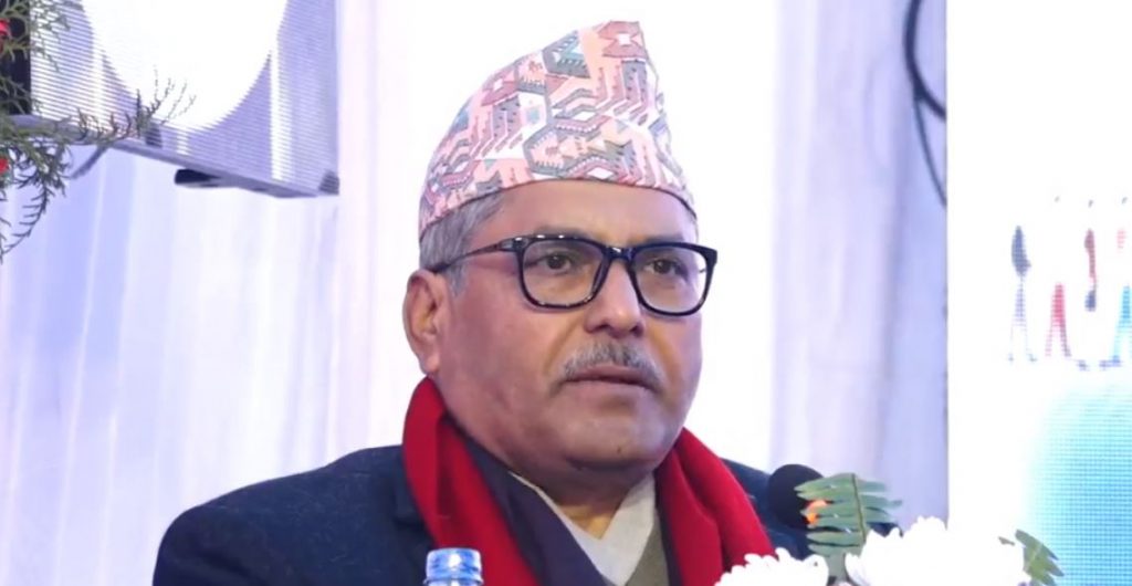 राष्ट्र बैंकले बैंकिङ क्षेत्र ढल्न दिँदैनः गभर्नर अधिकारी