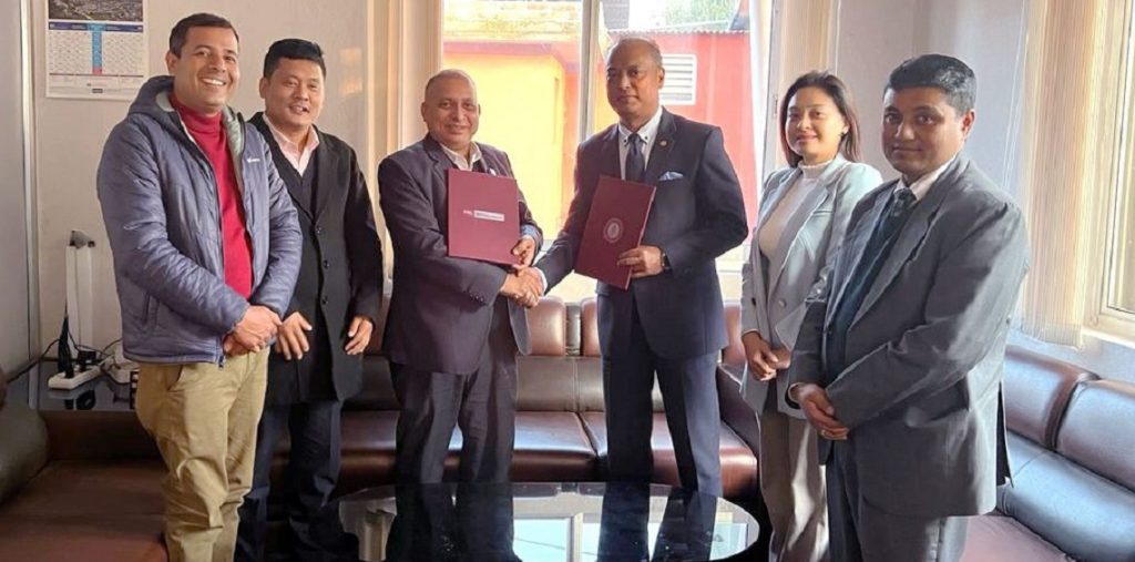 शुक्रराज ट्रपिकल अस्पतालमा हिमालयन बैंकको नगद संकलन काउन्टर