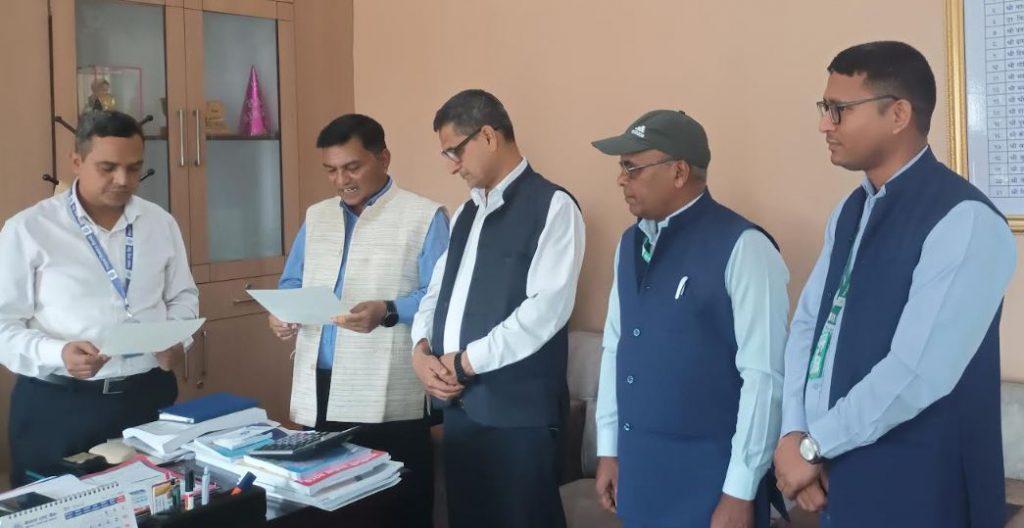 जनउत्थान लघुवित्तका अध्यक्षमा डा.वीकेले लिए शपथ