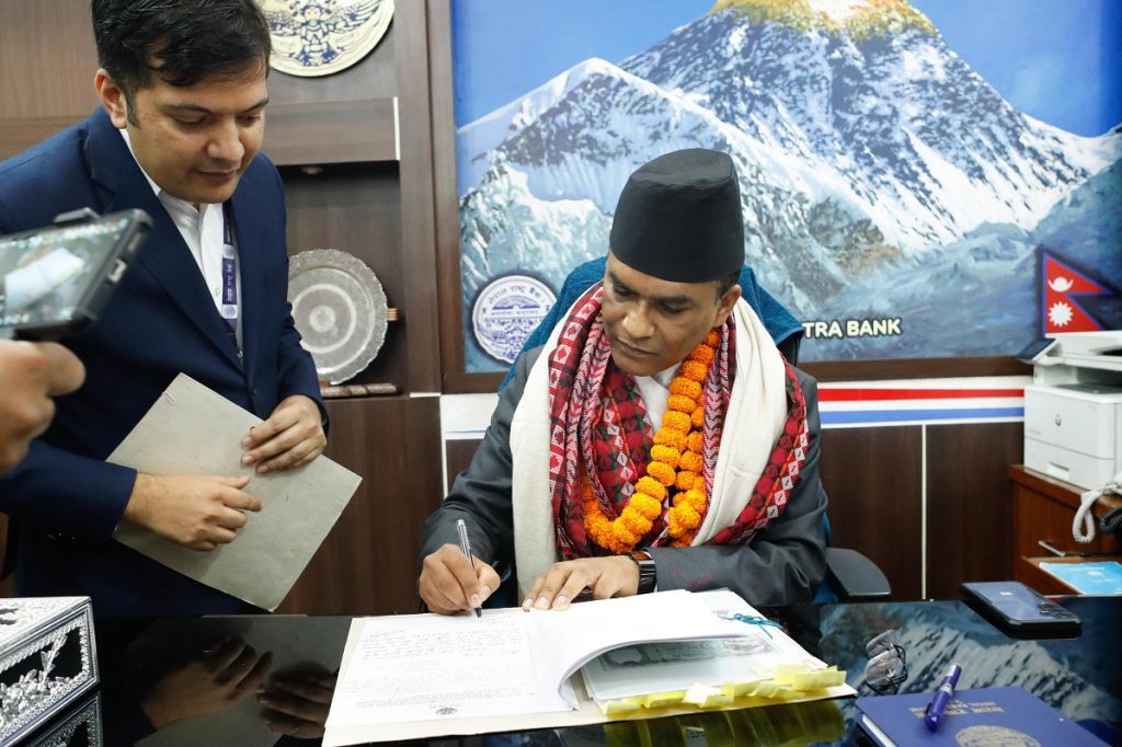 ५ सय र १ हजारको नयाँ नोट छाप्ने गभर्नर पौडेलको पहिलो निर्णय