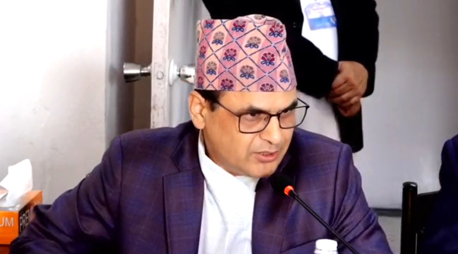 बैंकर–व्यवसायी छुट्याउनेबारे अर्थ मन्त्रालयको गृहकार्य : राजस्व सचिव घिमिरे