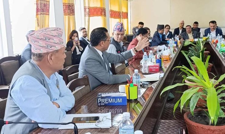 स्वर्णिम वाग्ले भन्छन्– बैंकहरू डुब्ने अवस्थामा पुगे, खराब कर्जा लुकाएर संकट छिपाउन खोजिँदैछ