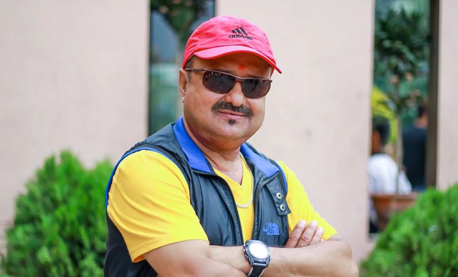 राष्ट्र बैंकमा ३० बर्ष विताएका शिवहरी पौडेल : अफिसपछि कलाकारीता सिक्थे  !