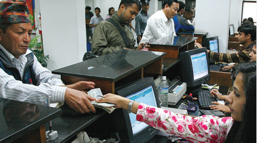 निजी क्षेत्रमा कर्जा विस्तार, निक्षेप १३.९ प्रतिशत र कर्जा ६.५ प्रतिशतले बढ्यो