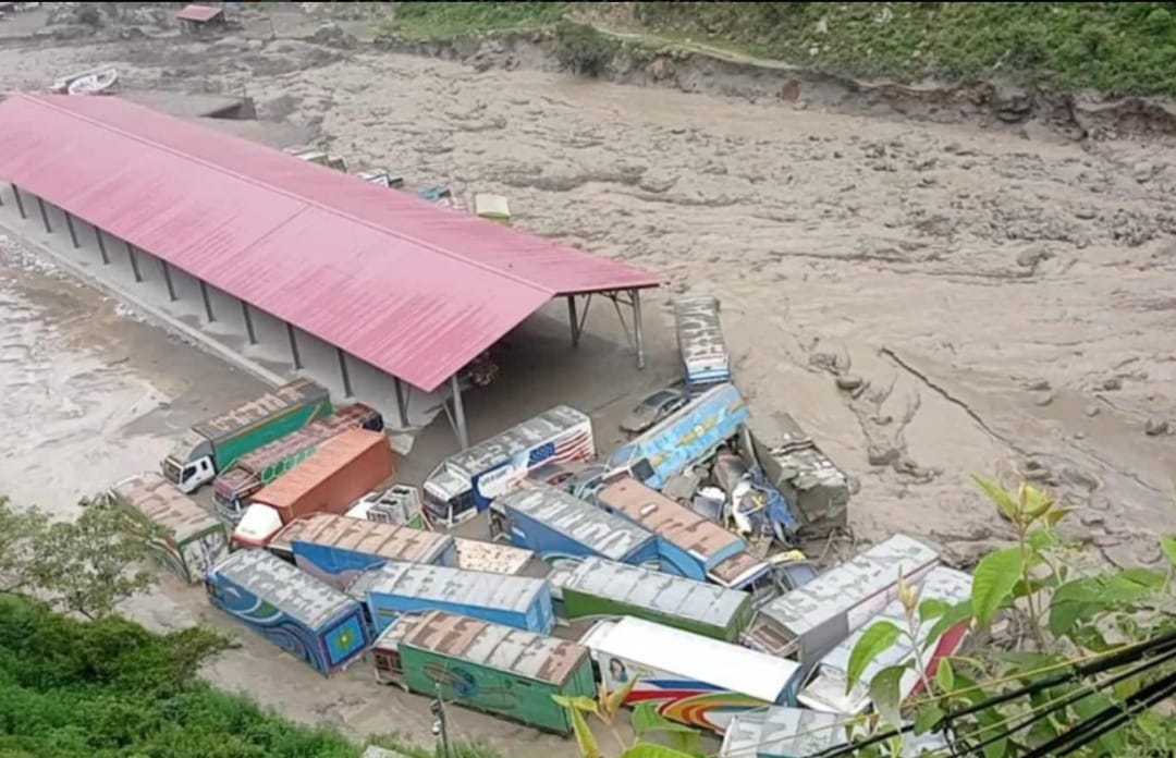 बाढीले बगायो दशैंको मालसामान, व्यापारीको पुँजीसँगै बैंक ऋण पनि संकटमा
